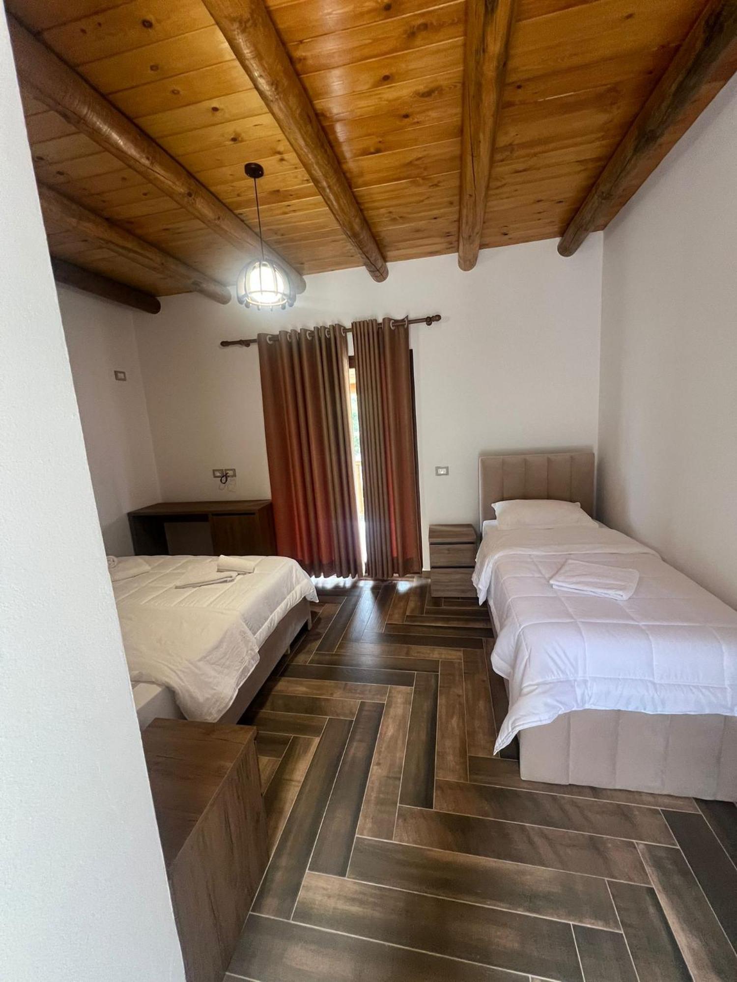 Guest House Bracaj Zhaban Zewnętrze zdjęcie
