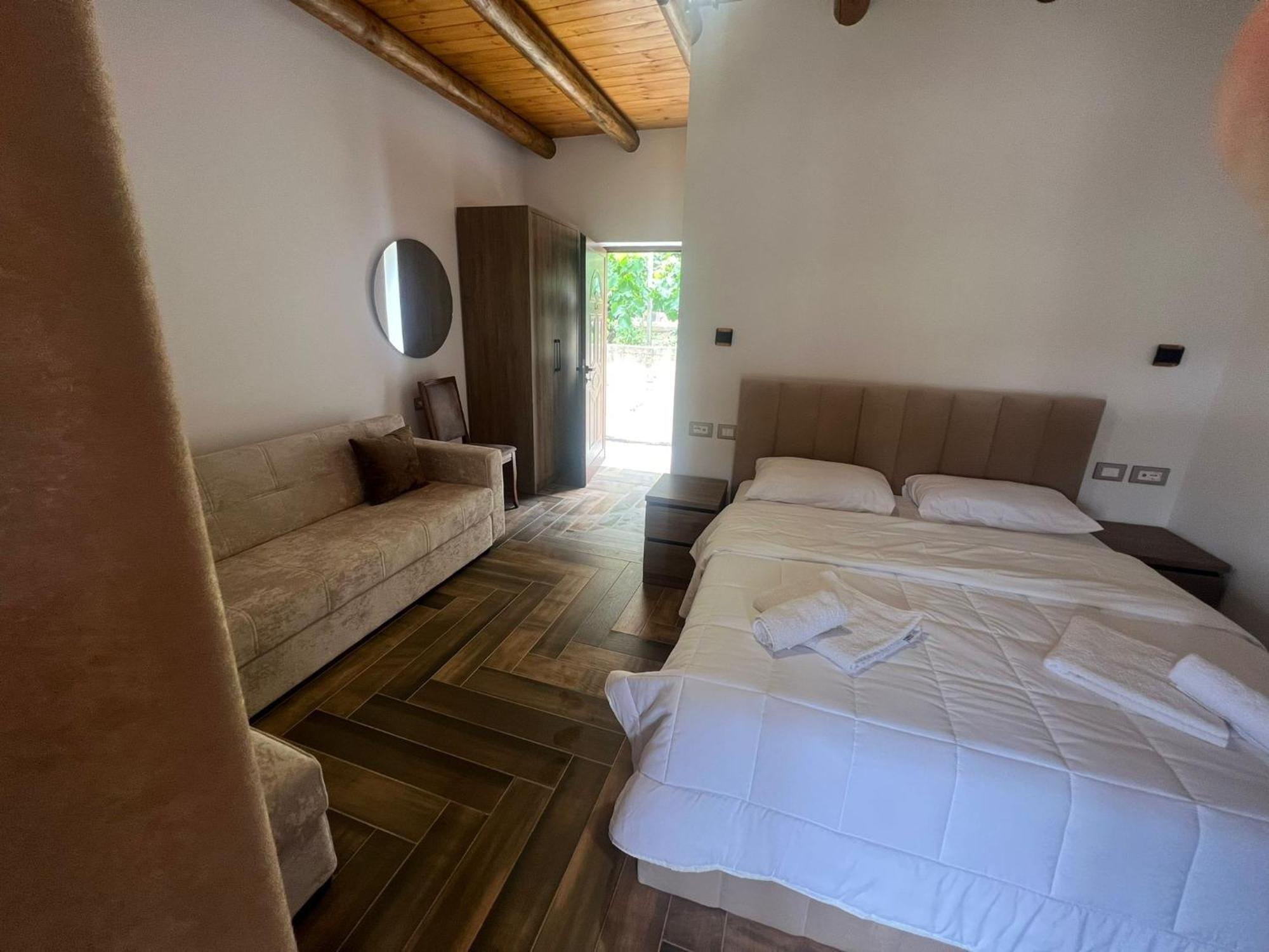 Guest House Bracaj Zhaban Zewnętrze zdjęcie