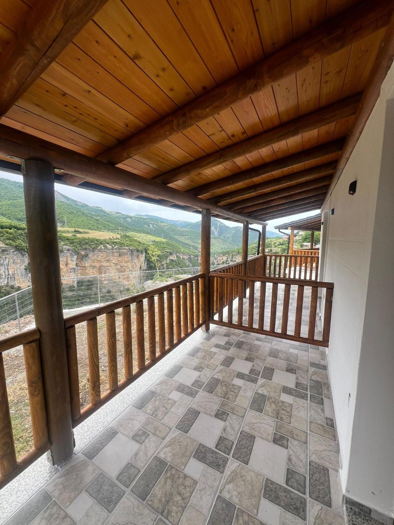 Guest House Bracaj Zhaban Zewnętrze zdjęcie