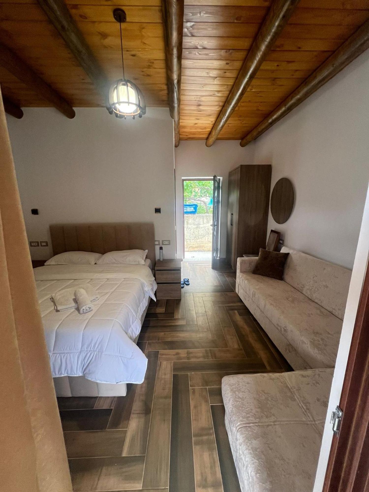 Guest House Bracaj Zhaban Zewnętrze zdjęcie