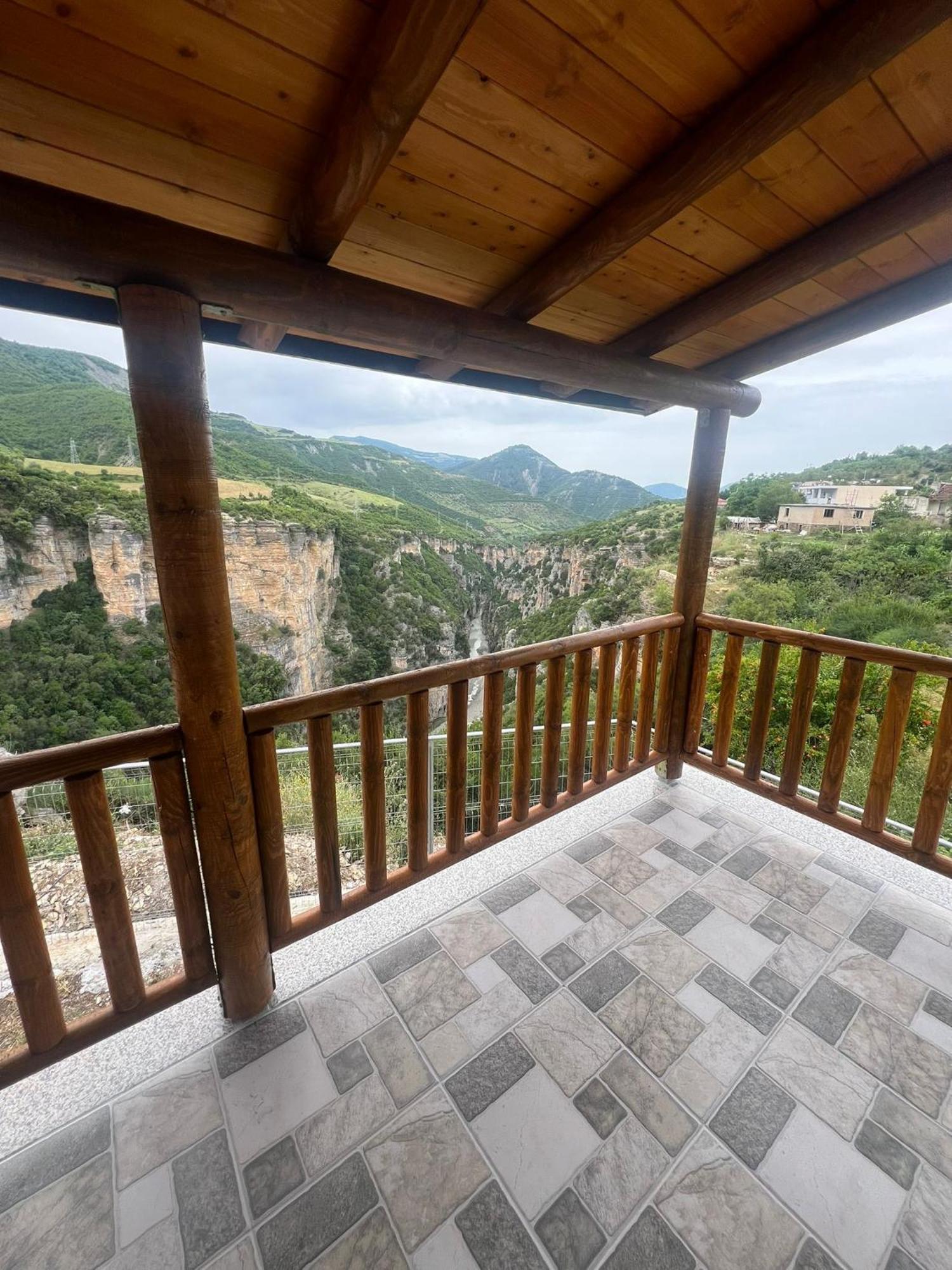 Guest House Bracaj Zhaban Zewnętrze zdjęcie