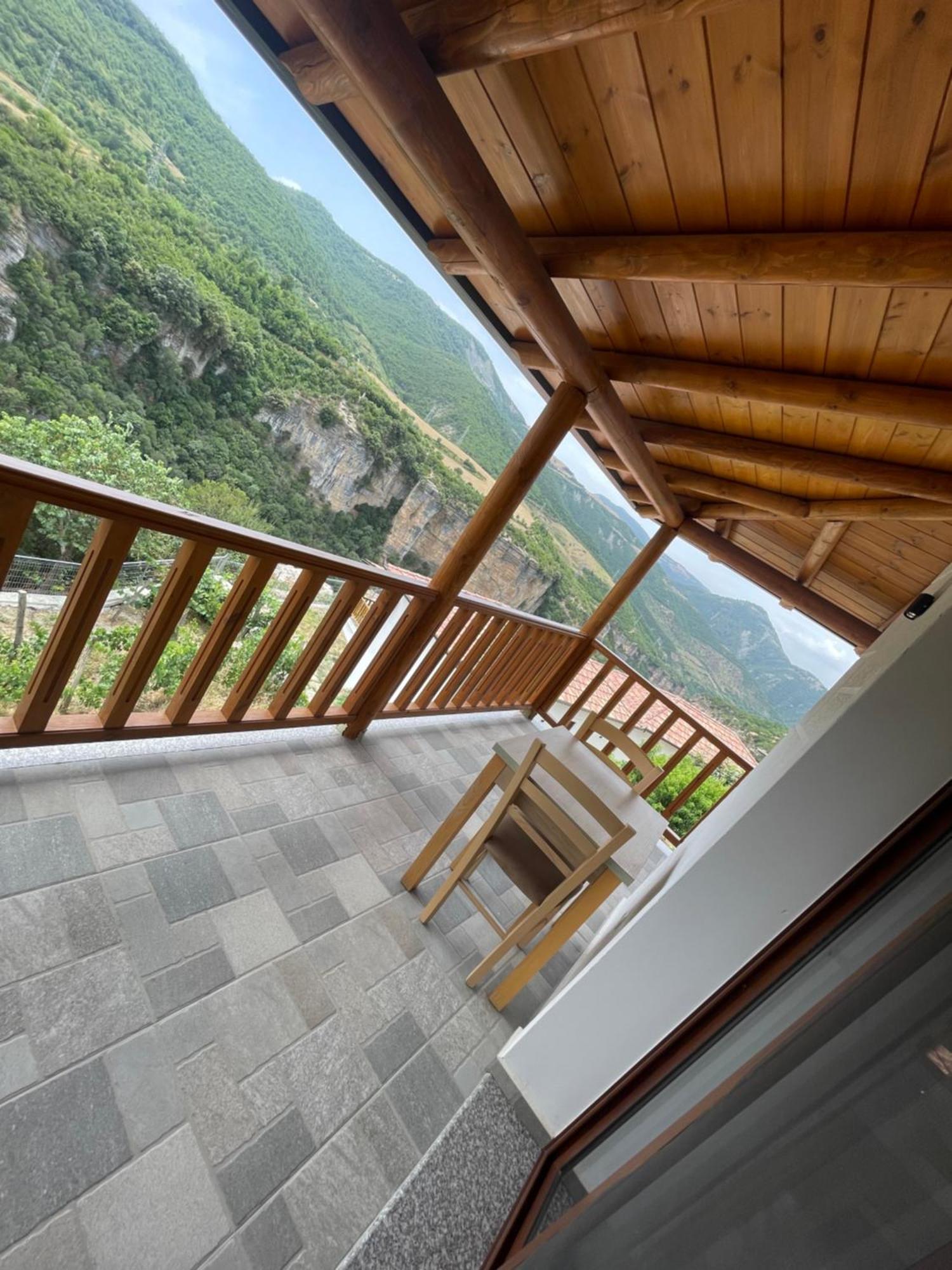 Guest House Bracaj Zhaban Zewnętrze zdjęcie