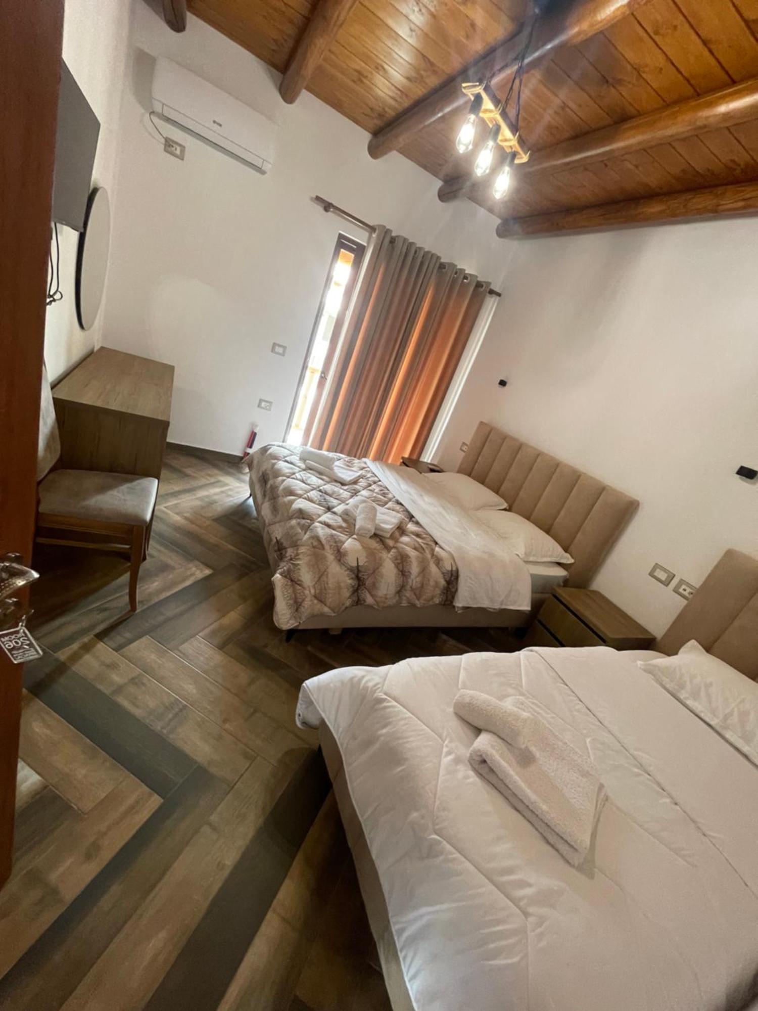 Guest House Bracaj Zhaban Zewnętrze zdjęcie